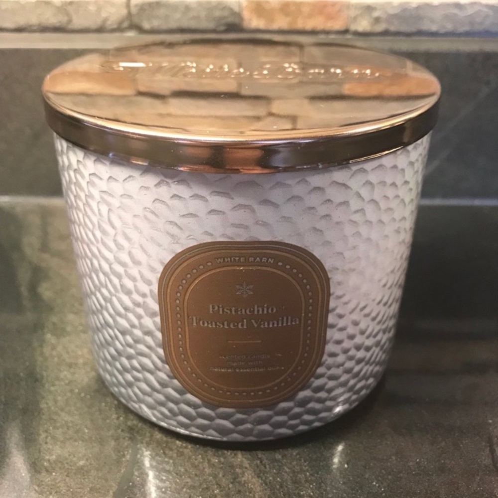 Bath & Body Works White Barn Pistachio Toasted Vanilla 3-wick Candle with Lid